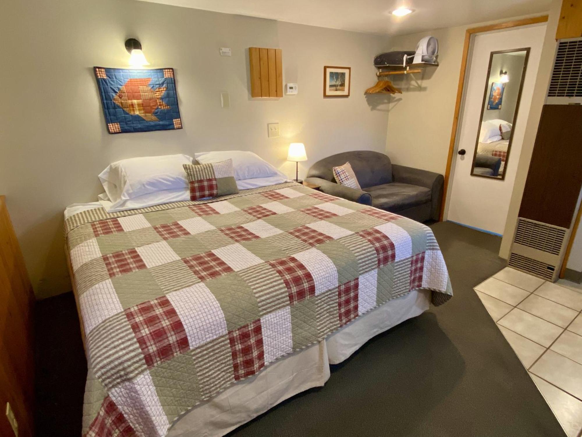 Betsie Riverside Resort Benzonia 外观 照片